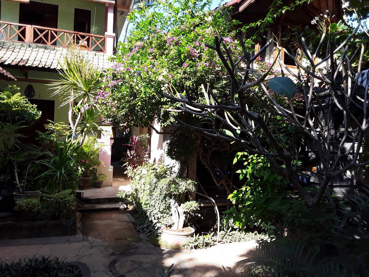 Blue Star Bungalows&Cafe Amed  Bagian luar foto