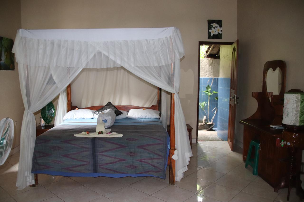 Blue Star Bungalows&Cafe Amed  Bagian luar foto