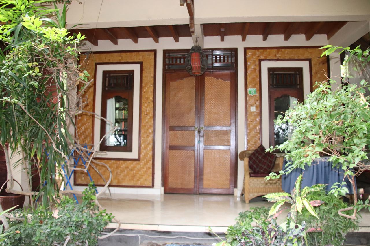Blue Star Bungalows&Cafe Amed  Bagian luar foto